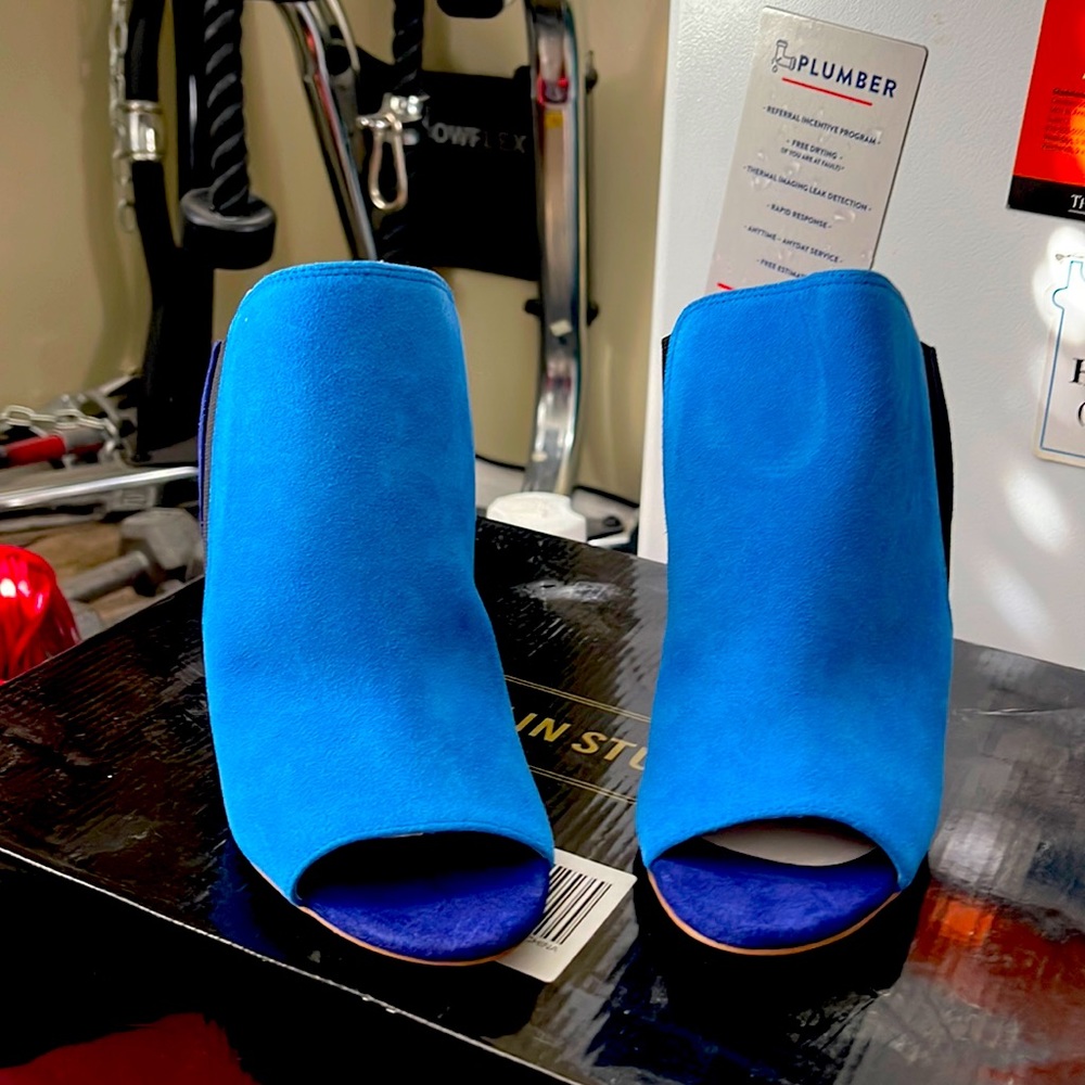 Color block shoes blue and black